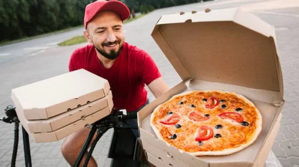 Bestilling af pizza med levering: fordelene ved tjenesten