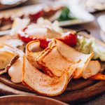 Sådan salter du svinefedt på ukrainsk vis i en krukke: du vil kunne spise det med dine læber Sådan salter du svinefedt på ukrainsk vis i en krukke: