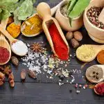 Hvad hjælper med at styrke knoglerne: 10 urter og krydderier,