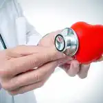 Hvordan salt påvirker hjertet: Læger forklarede, hvor meget du kan