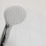 Hvorfor folk i stigende grad opgiver at gå i bad, og om det er godt for dem hvorfor-folk-i-stigende-grad-opgiver-at-gaa-i-bad.webp.webp