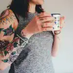 Læger går i panik: Tatoveringer kan tage synet fra dig