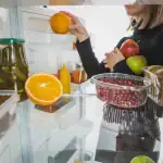 Naturlig deodorant: Sådan hjælper bagepulver med at slippe af med ubehagelige lugte i køleskabet naturlig-deodorant-saadan-hjaelper-bagepulver-med-at-slippe-af-med.webp.webp