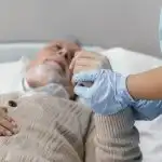 Sådan giver du førstehjælp i tilfælde af slagtilfælde, før ambulancen ankommer, sagde lægen saadan-giver-du-foerstehjaelp-i-tilfaelde-af-slagtilfaelde-foer-ambulancen.jpg