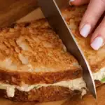 saadan-laver-du-en-sproed-kyllingesandwich-en-opskrift-til.webp.webp