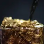 Hvad sker der med kroppen, hvis du drikker kulsyreholdige drikke hver dag: en forklaring fra ernæringseksperter Hvad sker der med kroppen, hvis du drikker kulsyreholdige drikke