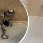 Sort skimmel på fugemasse forsvinder en gang for alle - et enkelt trick til rene sømme Sort skimmel på fugemasse forsvinder en gang for alle -